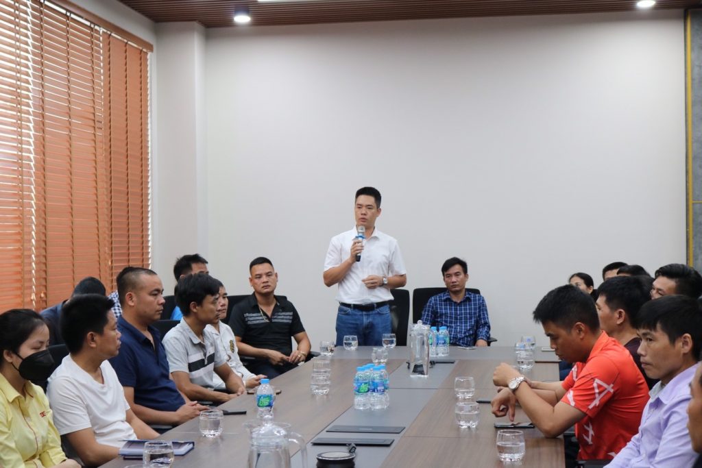 Tổ đội thi công